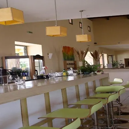 Ξενοδοχείο με διαμερίσματα Astra Village And Livathos (Kefalonia)