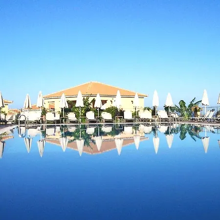 Ξενοδοχείο με διαμερίσματα Astra Village And 4*