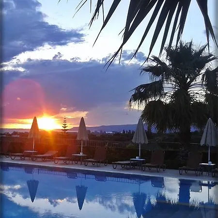 Ξενοδοχείο με διαμερίσματα Astra Village And