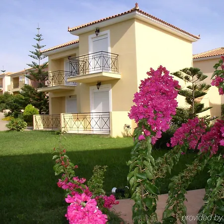 Astra Village And Ξενοδοχείο με διαμερίσματα Livathos (Kefalonia)