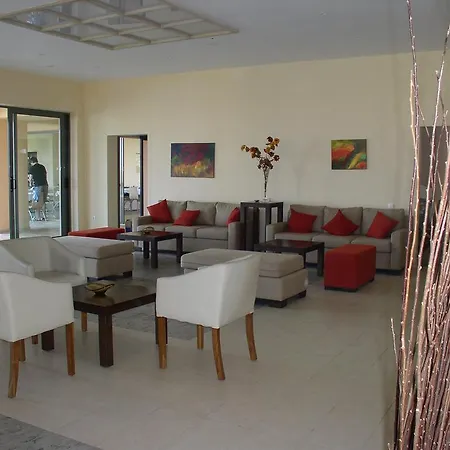 Ξενοδοχείο με διαμερίσματα Astra Village And 4*