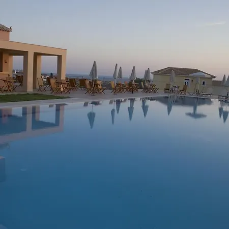 Ξενοδοχείο με διαμερίσματα Astra Village And 4*