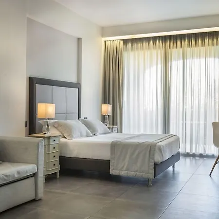 Astra Village And شقة فندقية 4*