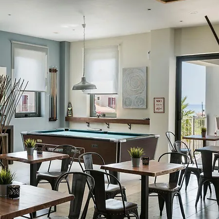 Astra Village And شقة فندقية 4*