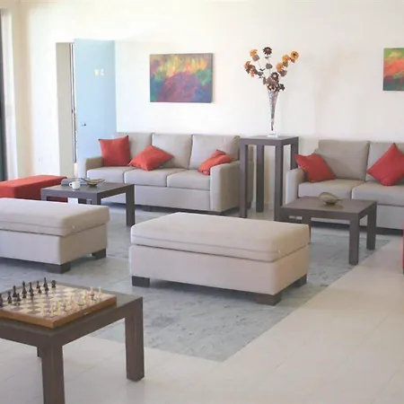 Astra Village And Lejlighedshotel