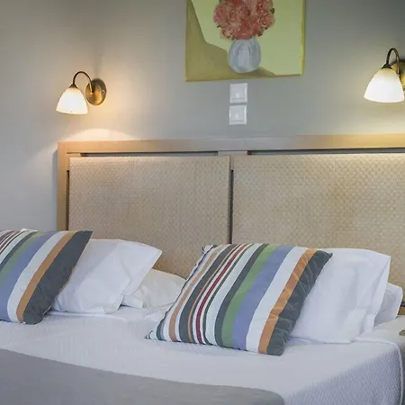 Astra Village And Apart Otel Livathos (Kefalonia)