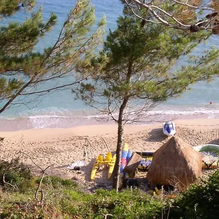 Apart Otel Astra Village And Livathos (Kefalonia)