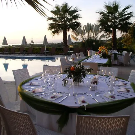 Astra Village And Lejlighedshotel 4*