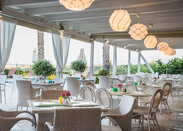 Aparthotel Astra Village And 4*